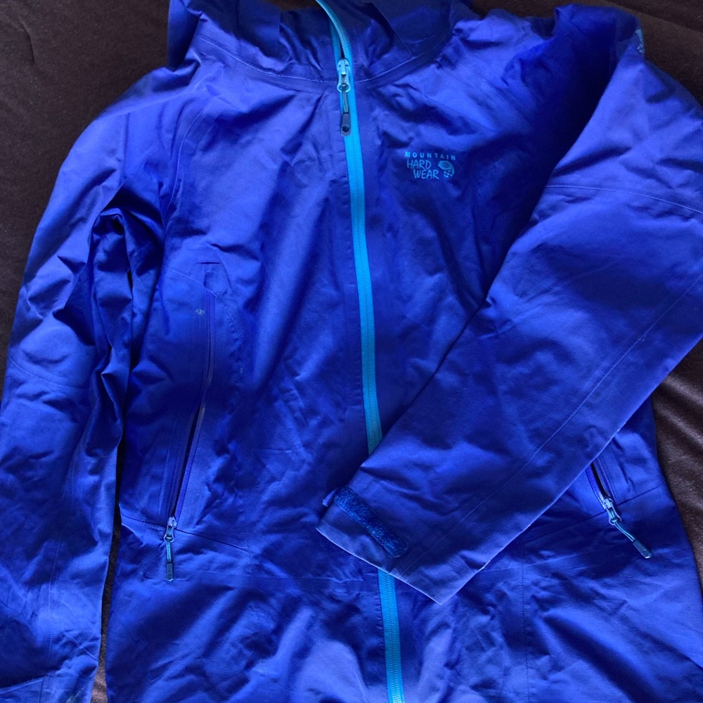 Mountain hardware jacket